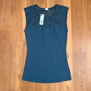Garage top with lace detail size XS
